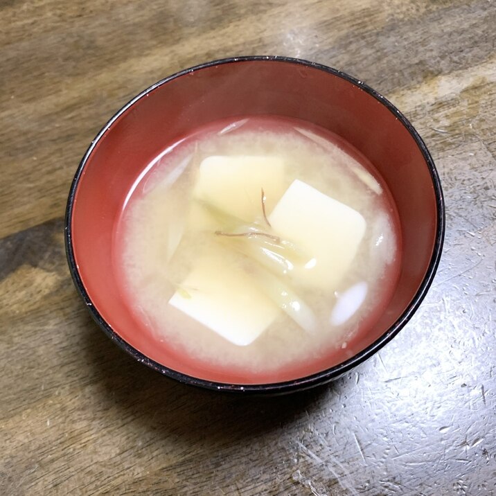 味噌汁レシピ みょうがと豆腐の味噌汁